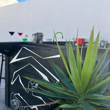 Artrock Experience - Pop Loft Gallery - 24mq - Hermoupoli