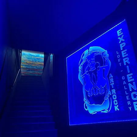 Artrock Experience - Pop Loft Gallery - 24mq - Hermoupoli * エルムポリ