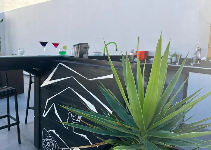 Artrock Experience - Pop Loft Gallery - 24mq - Hermoupoli